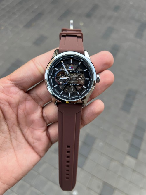 Tommy Hilfige r automatic brown