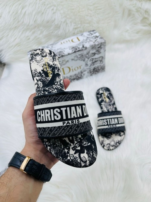 Alternative view of Christian Dior Ladies Wid Og Box Card Carry Bag