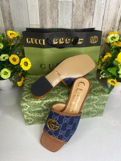 GUCC I LADIES WID BILL OG BOX CARD CARRY BAG GUCC I LADIES WID BILL OG BOX CARD CARRY BAG