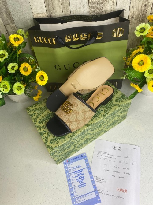 GUCC I LADIES WID BILL OG BOX CARD CARRY BAG