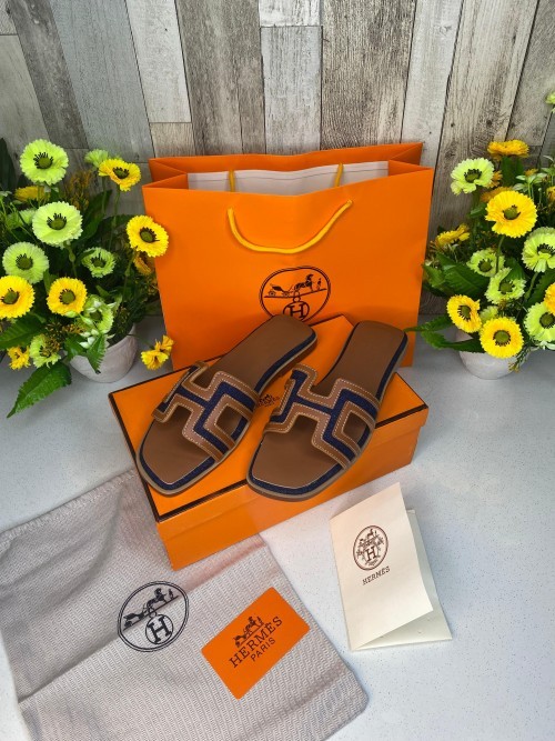 HERMES LADIES WID OG BOX CARD CARRY BAG FIX