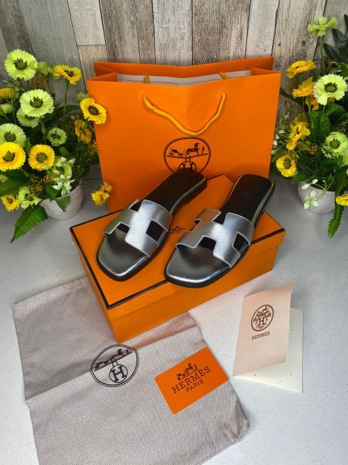 Alternative view of HERMES LADIES WID OG BOX CARD CARRY BAG FIX