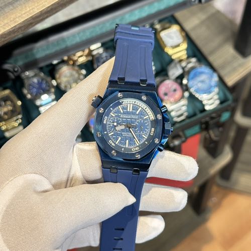 Alternative view of AUDEMARS PIGUET ROYAL OAK CHRONOGRAPH AUTOMATIC