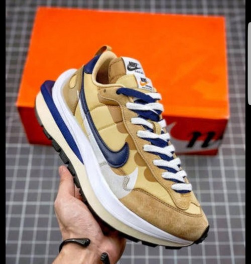 Nik.E Vaporwaffle X Sacai Tan Navy
