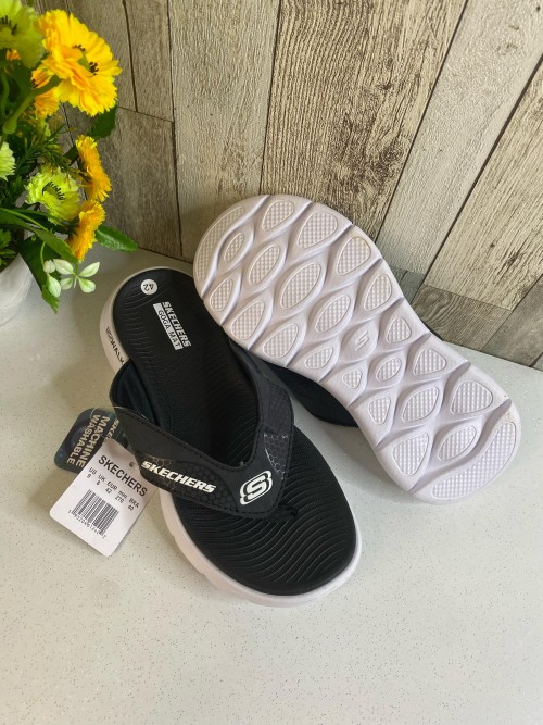 SKECHER S GOGA MAT BLACK