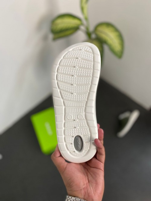 Alternative view of CROC S LITE RIDE BOTTLE GREEN