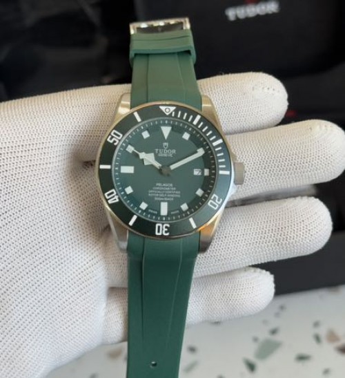 Tudor Pelagos Green Silicon