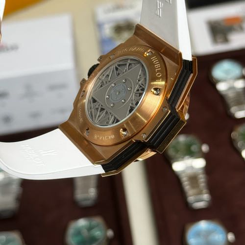 Alternative view of Hublot Sang Blue II 3D Spider Diamond Set Case