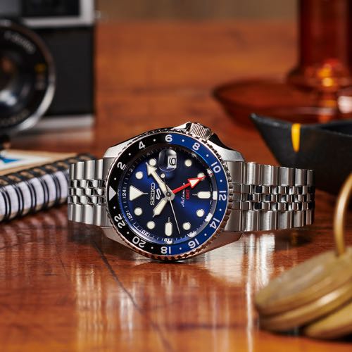 Alternative view of Seiko 5 Sports Blueberry GMT SKX Re Interpretation