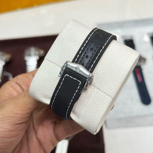 Alternative view of Omega Speedmaster Pilot Flight Qualified