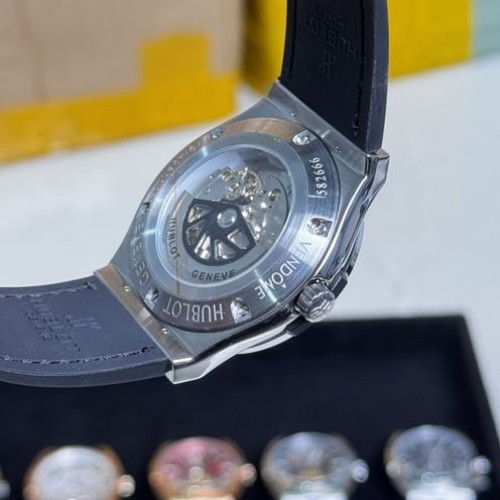 Alternative view of Hublot Big Bang Jewels Skeleton Dial