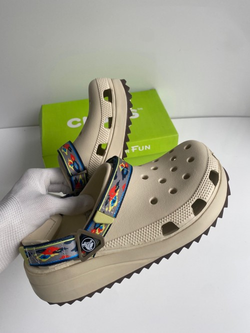 CROC S HIKER CLOGS