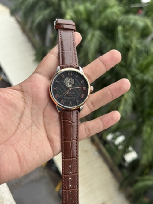 Alternative view of Tissot 1853 Powermatic 80