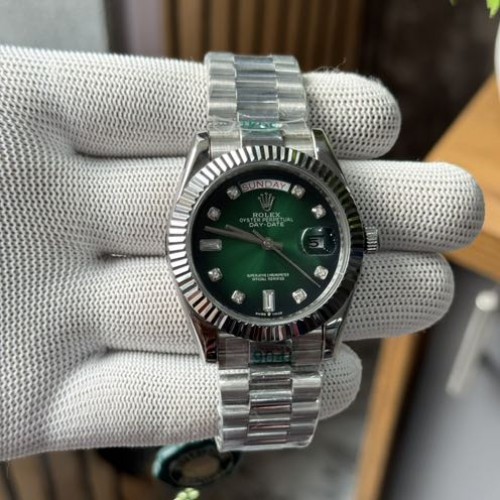 Rolexx Day Date Green Diamond Figure