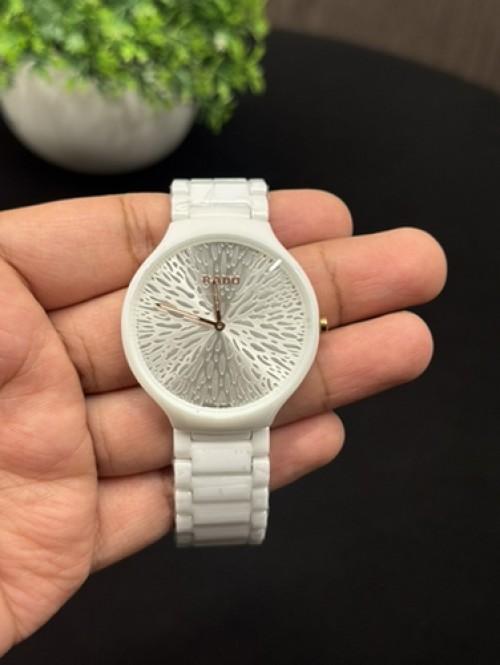 Alternative view of RADO True Thinline