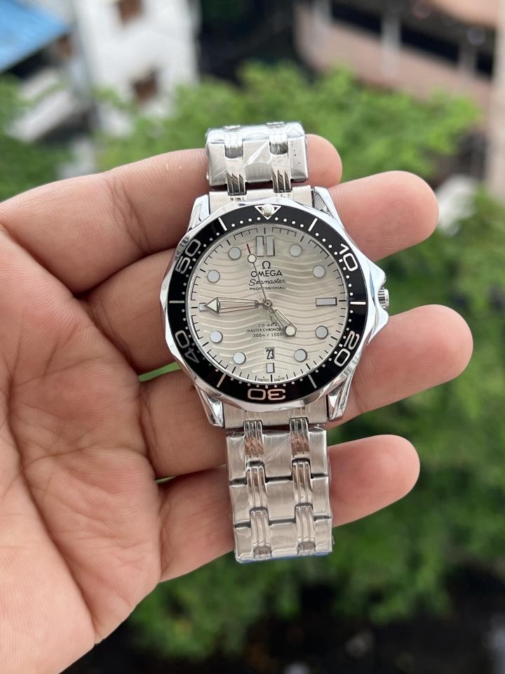 OMEG-A SILVER WHITE DIAL