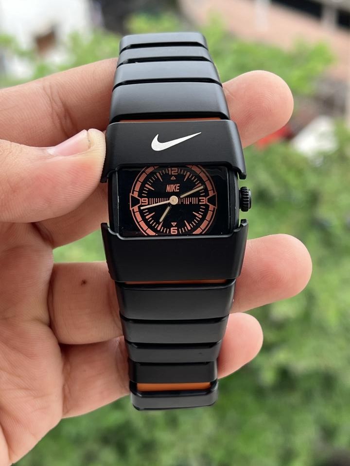 Alternative view of NIK-E BLACK ORANGE