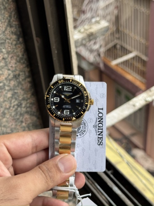 Alternative view of Longines HydroConquest Silver Gold Black