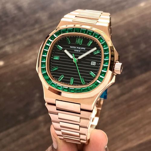 Patek Philippe Nautilus 5700 112 Ruby RG Green