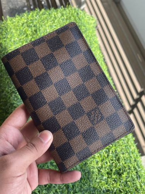 LOUI S VUITTON WALLET 3