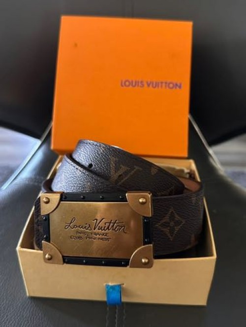 LOUI S VUITTON BELT L2