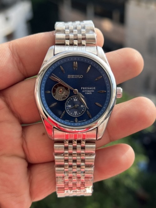 SEIKO AUTOMATIC BLUE DIAL