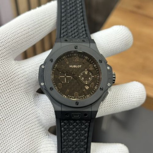 Alternative view of Hublot Big Bang 20th Anniversary Full Black Automatic