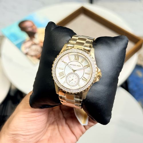 Authentic Quality Michael Kors Analog Watch For Her