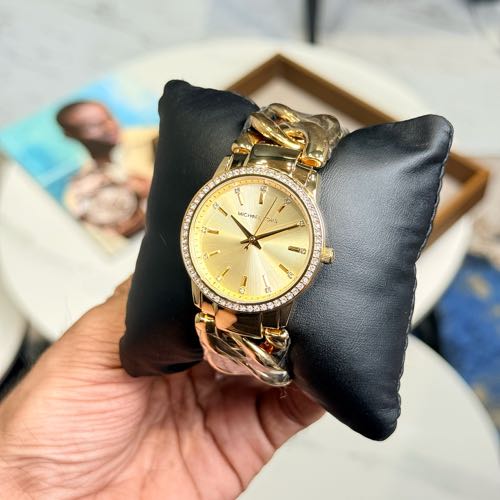 Authentic Quality Michael Kors Analog Watch For Her