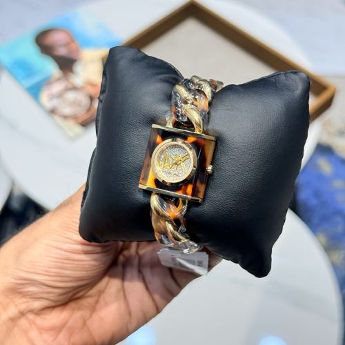 Authentic Quality Michael Kors Analog Watch For Her