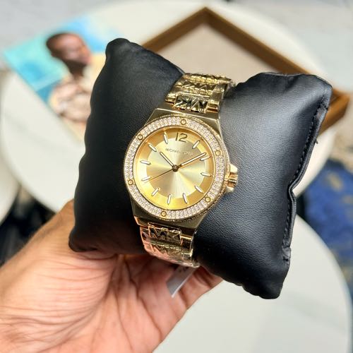 Authentic Quality Michael Kors Analog Watch For Her