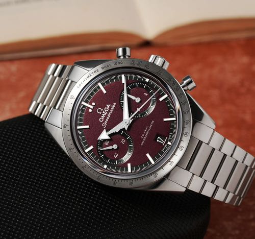 Alternative view of Omega SpeedMaster Co Axial Chronometer Red