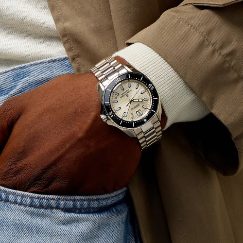 Alternative view of Seiko Prospex Diver S Polygonal In Pearl White