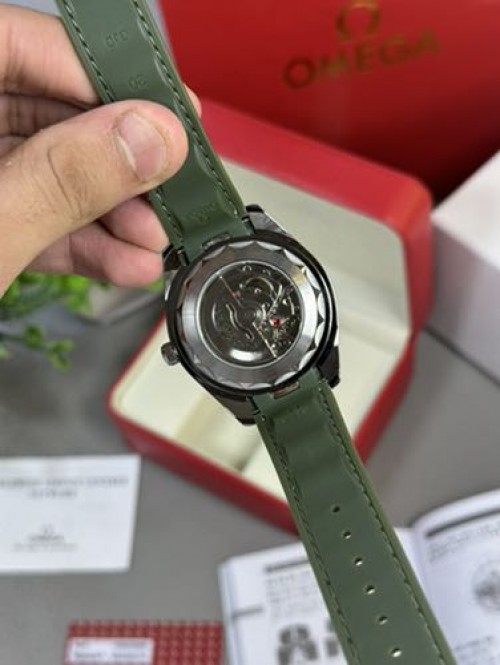 OMEGA SEAMASTER BACK OPEN