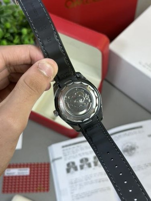 OMEGA SPEED MASTER BACK OPEN