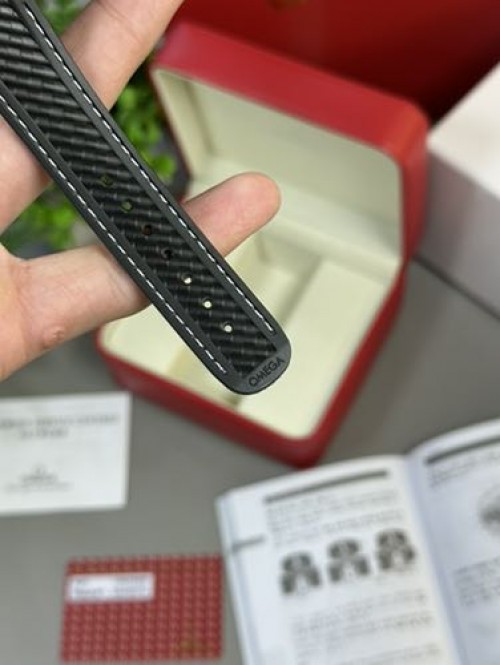 Alternative view of OMEGA SPEED MASTER BACK OPEN