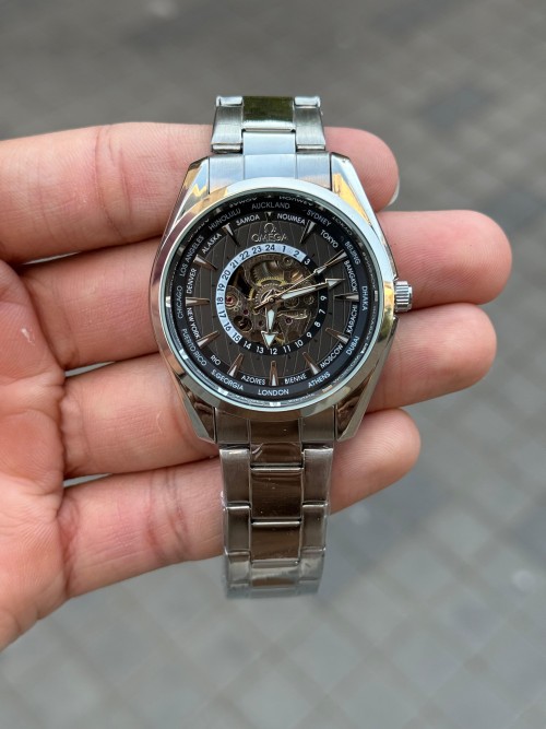 Alternative view of Omeg A Sea Master Aqua Terra World Timer Automatic Silver Black Stainless Steel