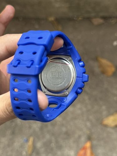 Alternative view of G SHOCK