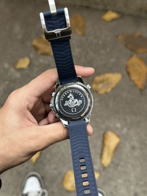 Alternative view of OMEGA SEAMASTER DIVER 300M