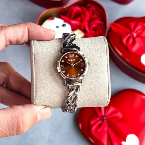 Alternative view of Guess Brown