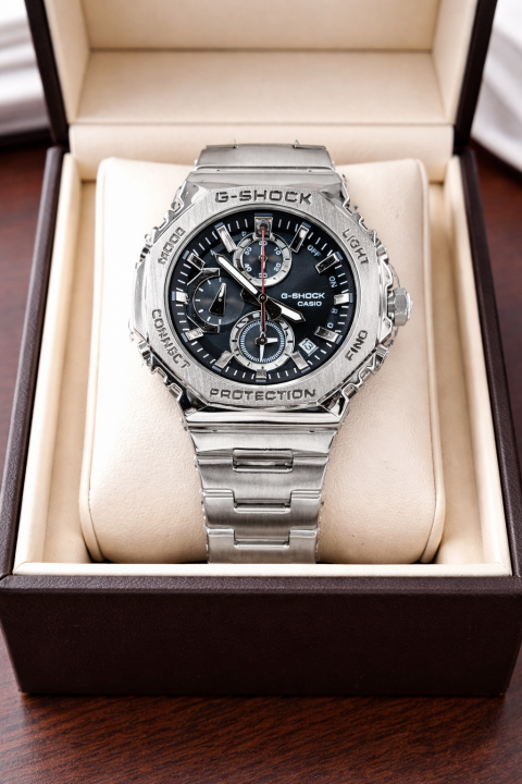 Casio G-Shock 2100 New Silver Black Dial AT406