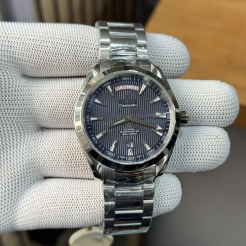 Alternative view of OMEGA Seamaster Day Date Co Axial
