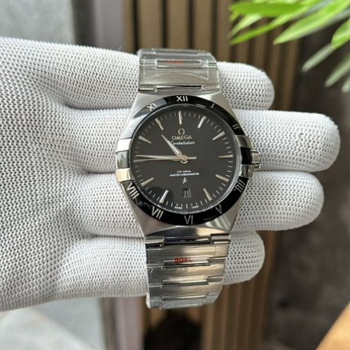 Alternative view of OMEGA Constellation Co Axial Silver Bezel Black
