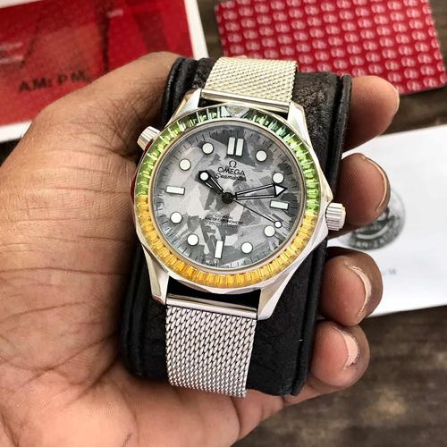 Alternative view of Omega Seamaster Diver 300m Jeams Bond 60th Anniversary Limited Edition