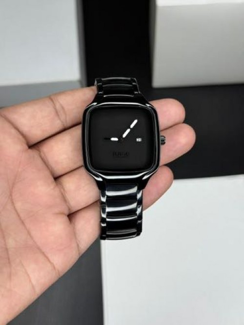 Alternative view of RADO True Square Quartz