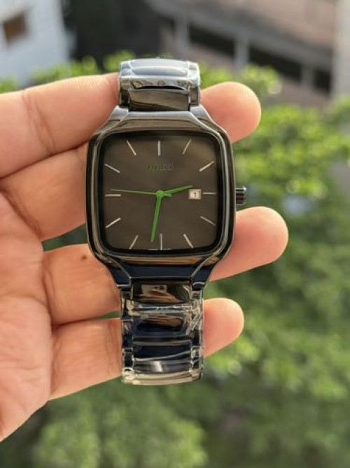 RAD O SQUARE BLACK