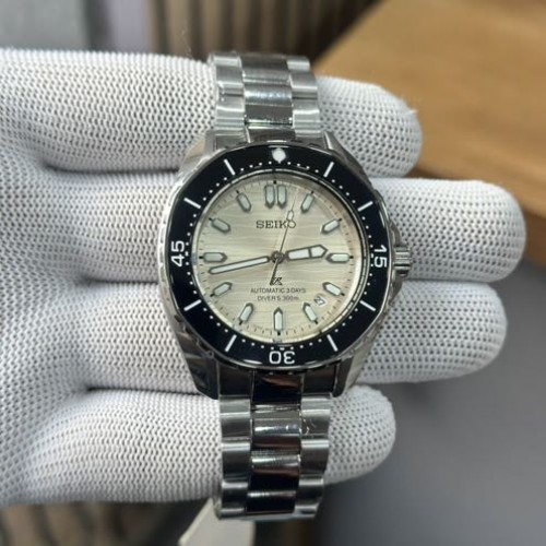 Alternative view of Seiko Prospex Diver S Polygonal In Pearl White SPB481J1