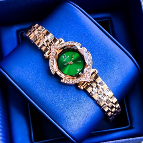 Alternative view of Swarovsk I Rose Green