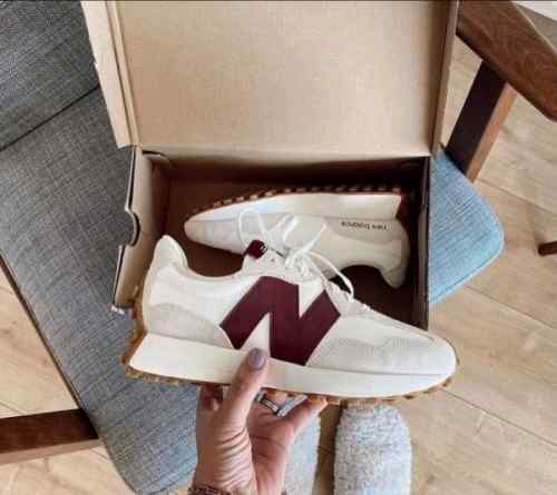 Neww Balance 327 Moonbeam Classic Burgundy For Her