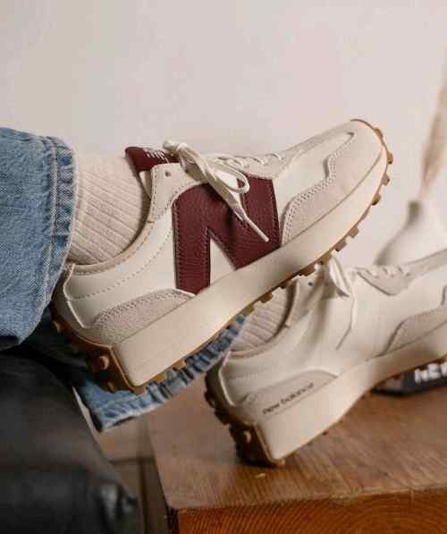Alternative view of Neww Balance 327 Moonbeam Classic Burgundy For Her